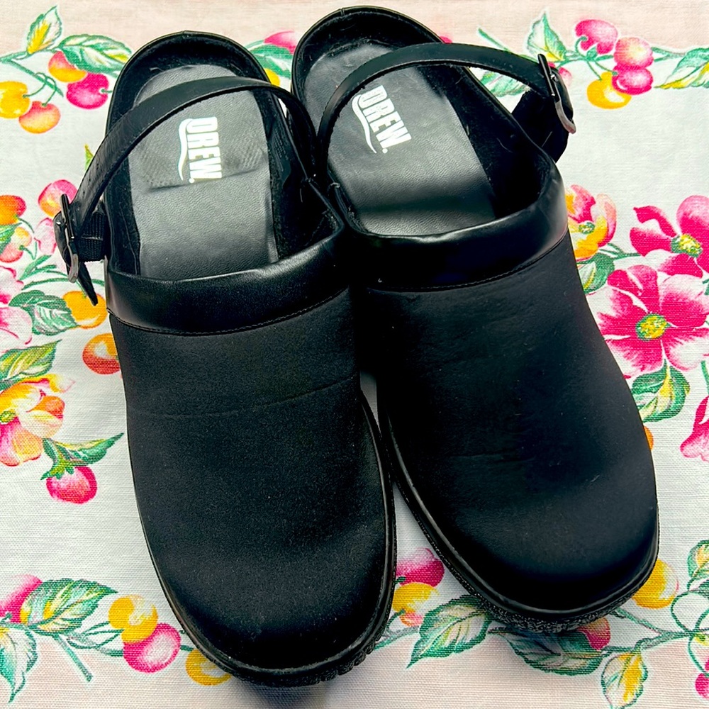 DREW Savannah Clogs